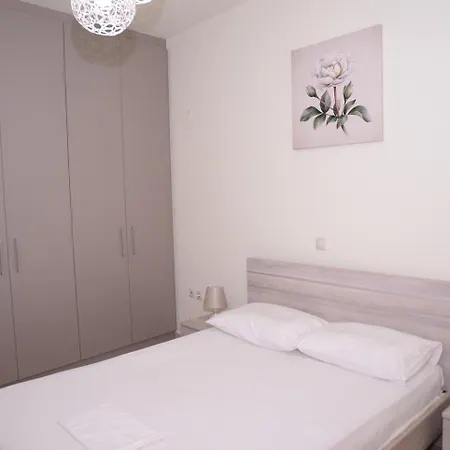 Апартаменты Katerina's Лоутраки