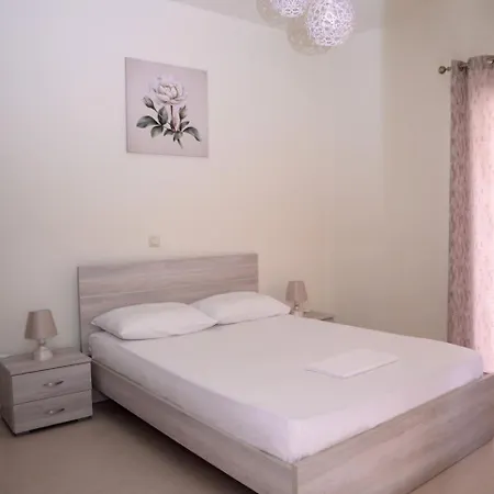 Апартаменты Katerina's Лоутраки